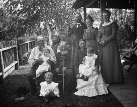 Photo of the Krueger Family circa 1900